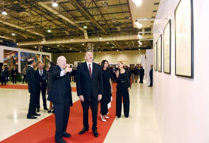 Президент Ильхам Алиев ознакомился с выставкой, посвященной 90-летнему юбилею народного художника Таира Салахова - ФОТО
