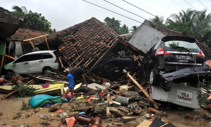 Число жертв цунами в Индонезии возросло до 334  - ФОТО - ВИДЕО 
