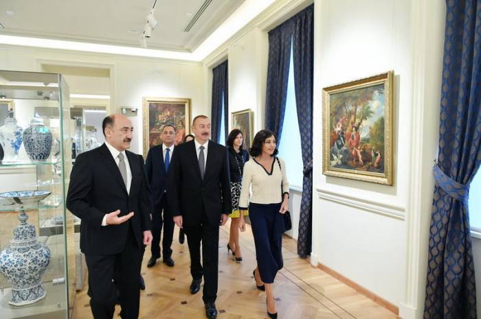 Ильхам Алиев и Мехрибан Алиева ознакомились с третьим корпусом Национального музея искусств Азербайджана - ФОТО