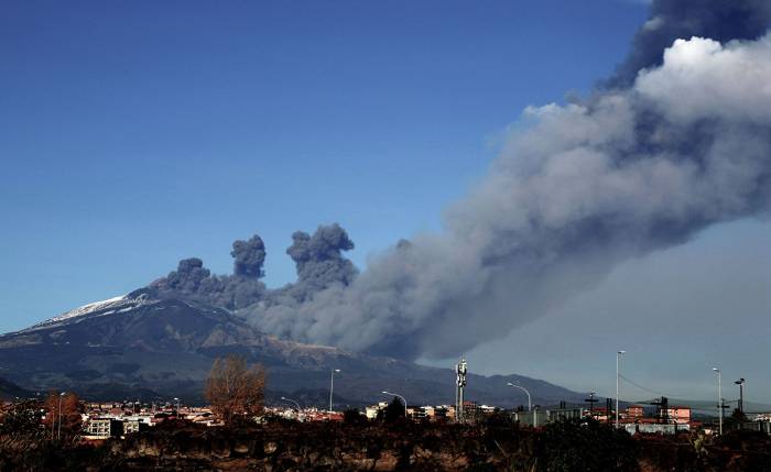 Сейсмологи оценили ситуацию с извержением вулкана Этна
