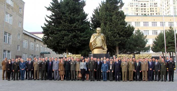 Делегация Оборонного Колледжа НАТО находится с визитом в Азербайджане
