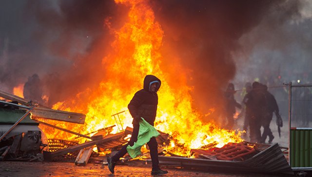 В Париже оценили ущерб от беспорядков на субботней акции протеста

