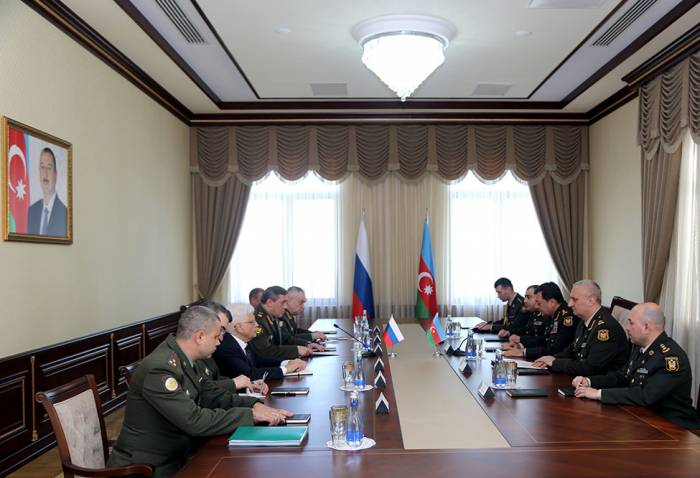 Обсуждены перспективы военно-технического сотрудничества между Азербайджаном и Россией