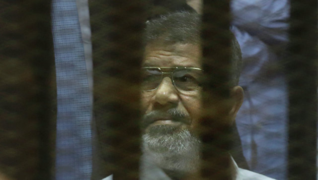 В Египте перенесли суд по делу экс-президента Мурси
