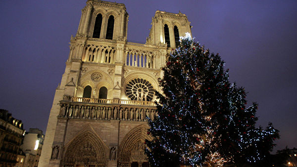 В Париже усилили досмотр на входе на рождественские ярмарки
