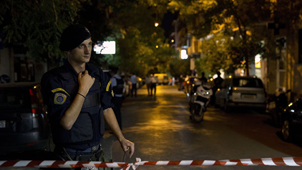 В Греции у здания телеканала прогремел взрыв
