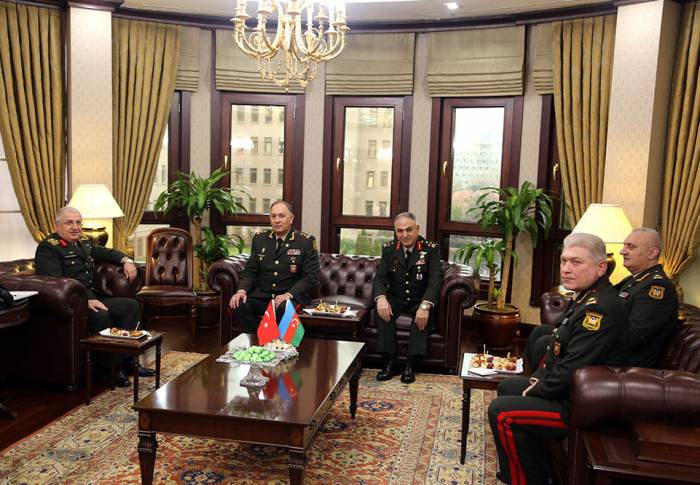 Обсуждены перспективы военного сотрудничества между Азербайджаном и Турцией
