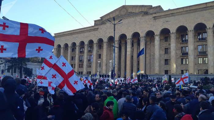 В Грузии возбудили дело о нарушениях на выборах президента
