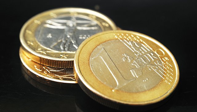 Еврокомиссия ожидает, что все больше стран ЕС перейдут на евро
