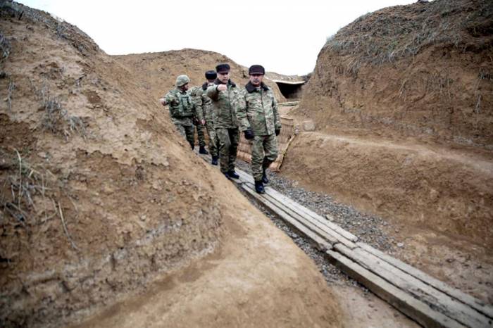 Руководство минобороны Азербайджана находится в прифронтовой зоне - ФОТО 