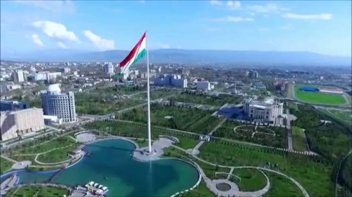 В Душанбе обсуждают переход на безналичную экономику
