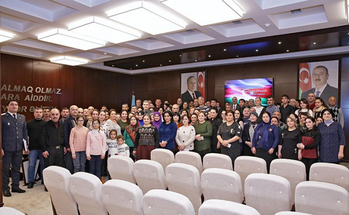 Принесли присягу лица, получившие и восстановившие гражданство Азербайджана - ФОТО