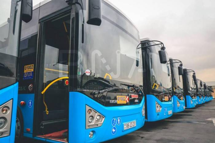 В Баку ежемесячно будут завозиться новые автобусы
