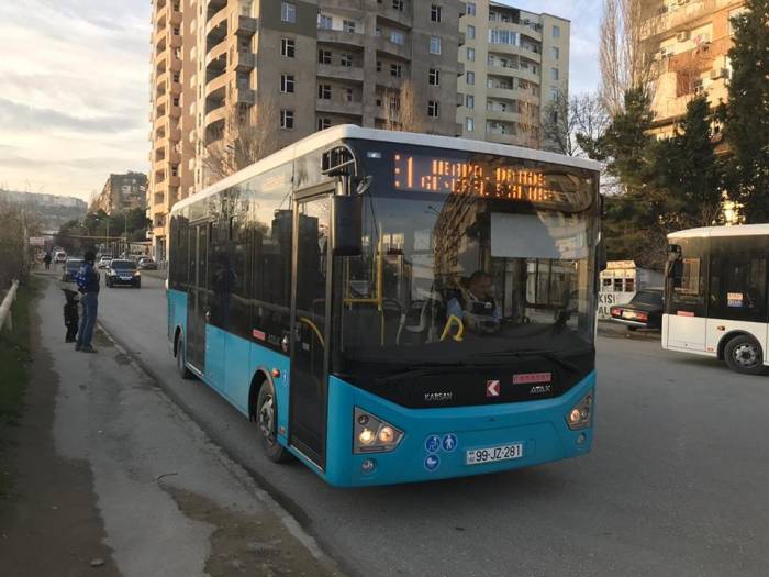 В Баку на линии по одному из маршрутов выпущены новые автобусы 