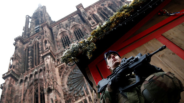 Мэр Страсбурга назвал произошедшее в городе терактом

