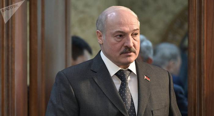Лукашенко: "Не надо упрекать Беларусь в том, что она торгует оружием с Азербайджаном"