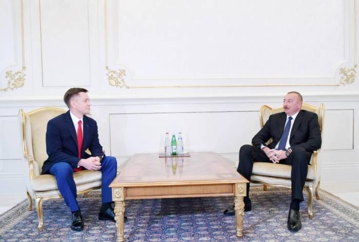 Ильхам Алиев принял министра цифрового развития, связи и массовых коммуникаций России 
