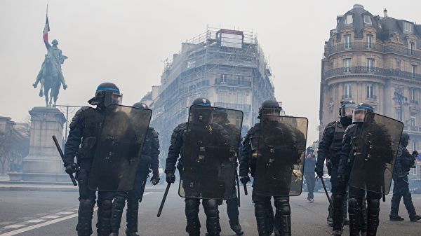 В Париже сохраняется спокойная обстановка после митингов накануне
