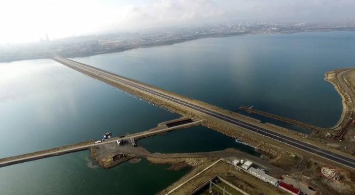 В Баку открылась дорога над озером Беюкшор - ФОТО