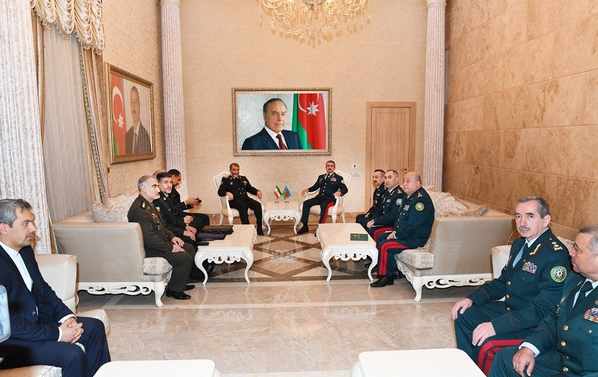 Делегация с командующим Погранвойск Ирана в Азербайджане