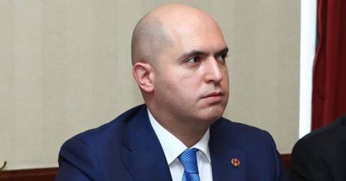 Ашотян: Пашинян не владеет ситуацией по вопросу Карабаха
