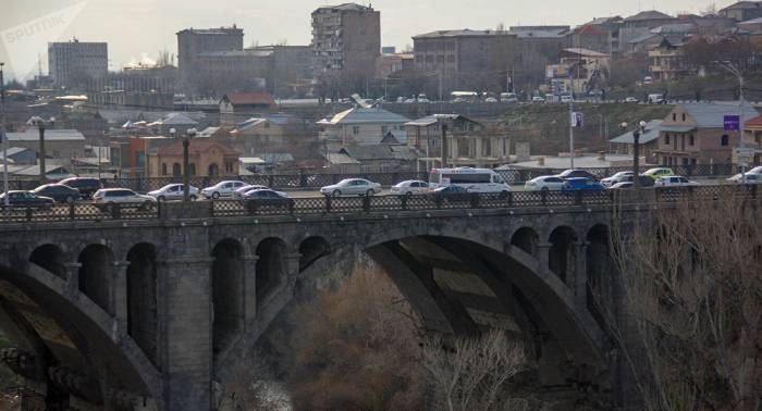 В Ереване мужчина пытался покончить с собой