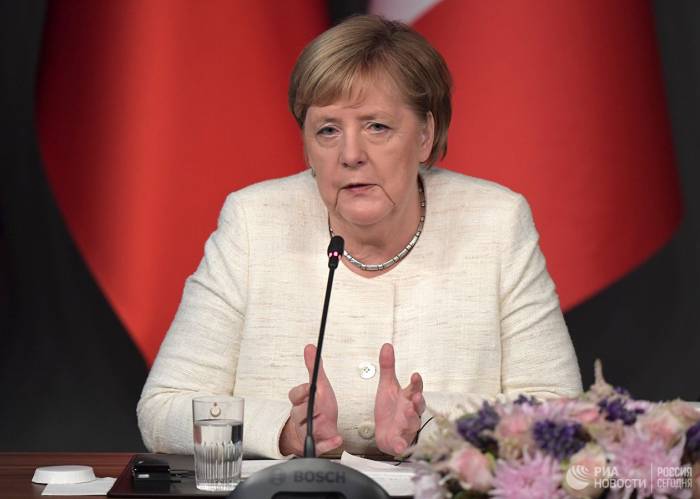 Меркель обсудит ситуацию вокруг Brexit с Мишелем Барнье
