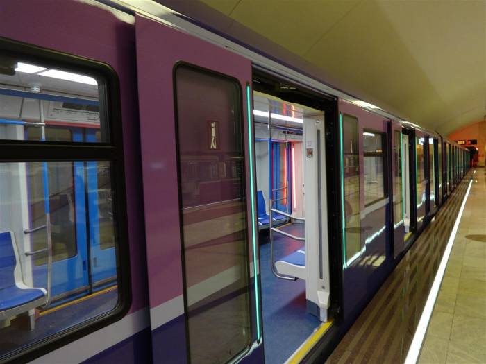 Российский "Метровагонмаш" поставит в Азербайджан новые вагоны метро
