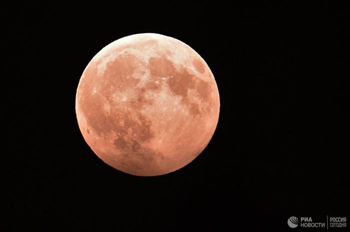 Астрономы рассказали, как лучше наблюдать лунное затмение
