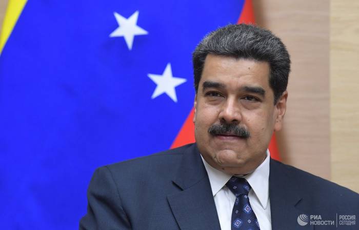 Мадуро назвал объявление спикера парламента и.о. президента "шоу"