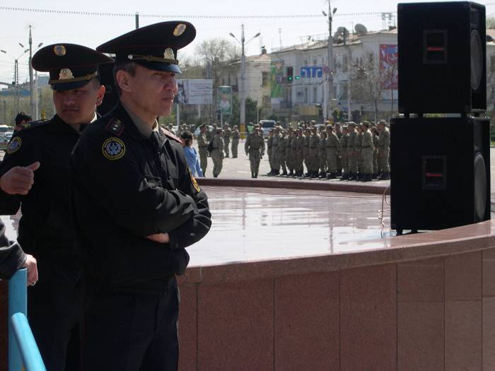 В Казахстане уволили офицера МВД, назвавшего коллег братвой в поздравлении
