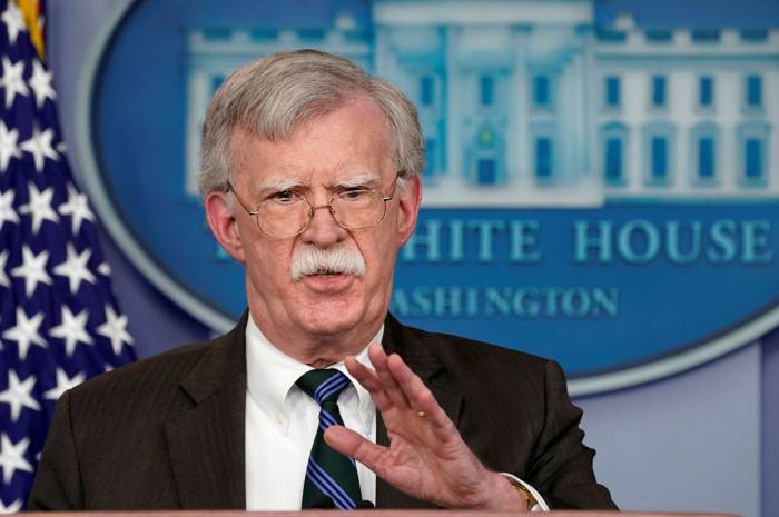 Болтон заявил, что США не исключают любых вариантов в отношении Венесуэлы