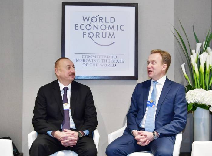 Ильхам Алиев в Давосе встретился с президентом Всемирного экономического форума 