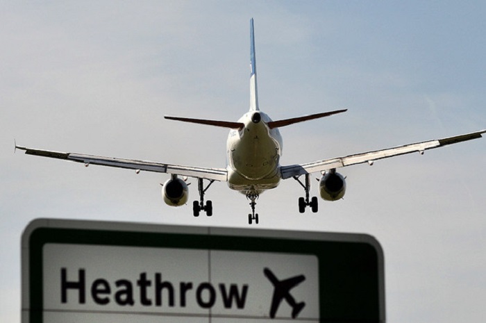 Работа лондонского аэропорта "Хитроу" прервана из-за появления беспилотника