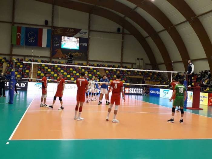 Мужская сборная Азербайджана по волейболу выиграла у команды Люксембурга
