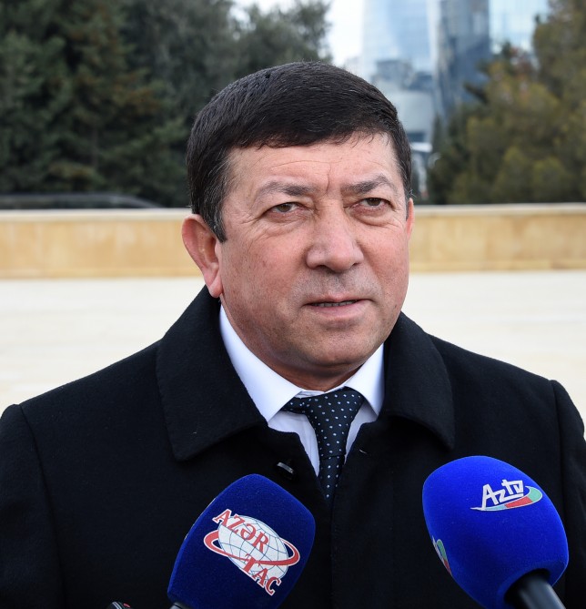 Эркин Искандаров: Азербайджанские бизнесмены могут активнее инвестировать в экономику Узбекистана
