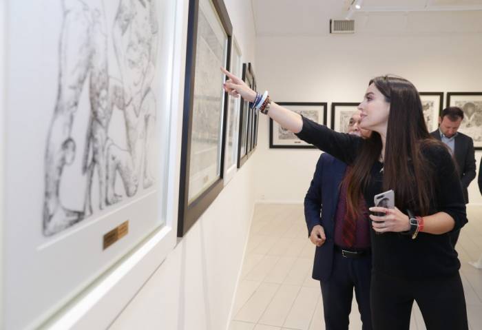 Лейла Алиева посетила выставку «Карабахнаме – страницы истории» - ФОТО
