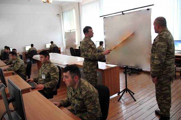 В азербайджанской армии проводится командно-штабное учение
