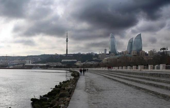 Завтра в Баку ожидается переменная облачность, временами пасмурно
