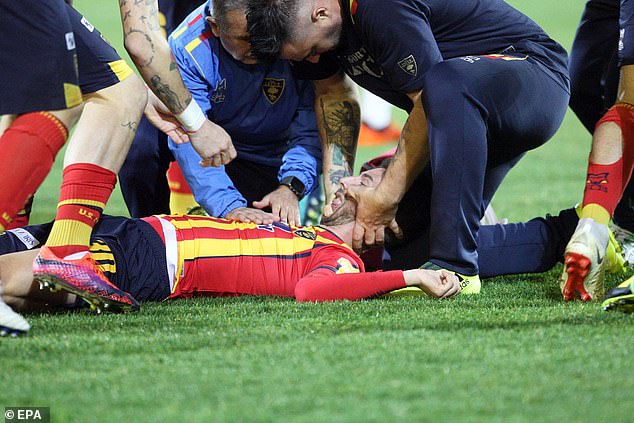 В Италии из-за травмы футболиста матч завершился уже на первой минуте 