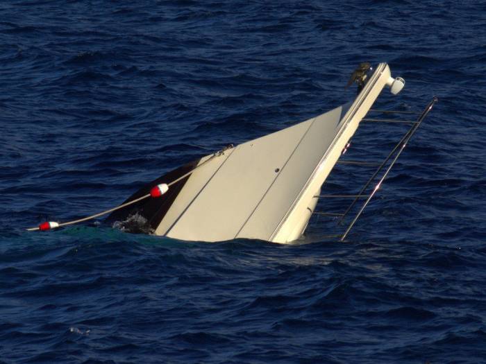В Таиланде с тонущего катера спасли более 20 китайских туристов
