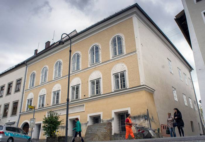 Австрия выплатит 1,5 миллиона евро экс-владелице дома, где родился Гитлер
