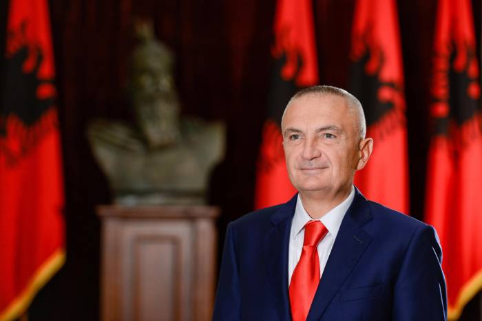 Президент Албании посетит Баку
