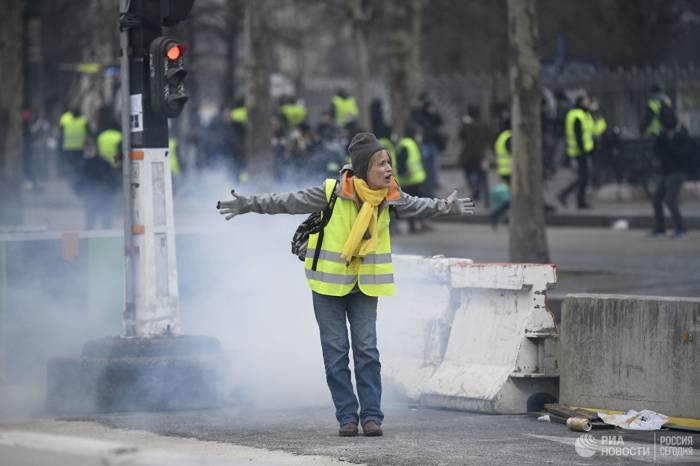 В Париже на акции протеста начались беспорядки
