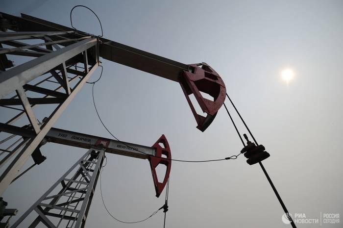 Цена на нефть марки Brent выросла до 63,03 доллара за баррель
