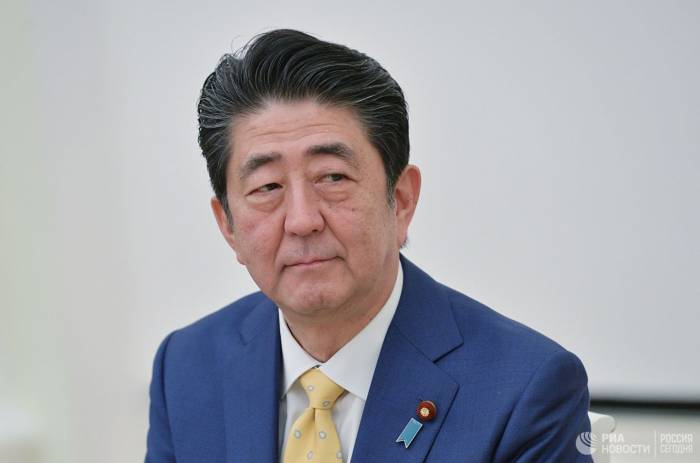 Абэ назвал продвижение переговоров с Россией приоритетным для правительства
