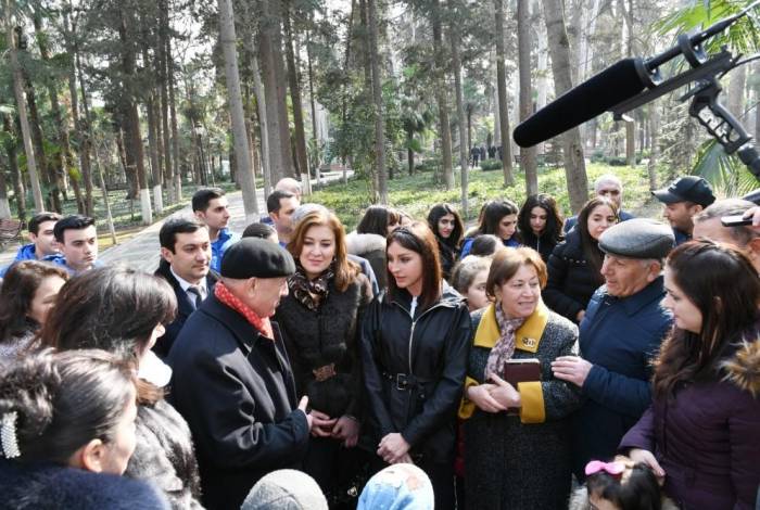 Первый вице-президент Мехрибан Алиева встретилась с гянджинцами в парке культуры и отдыха "Хан Багы" - ФОТО