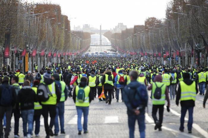 Французские власти запретили манифестации "желтых жилетов" в центре Ренна 2 марта