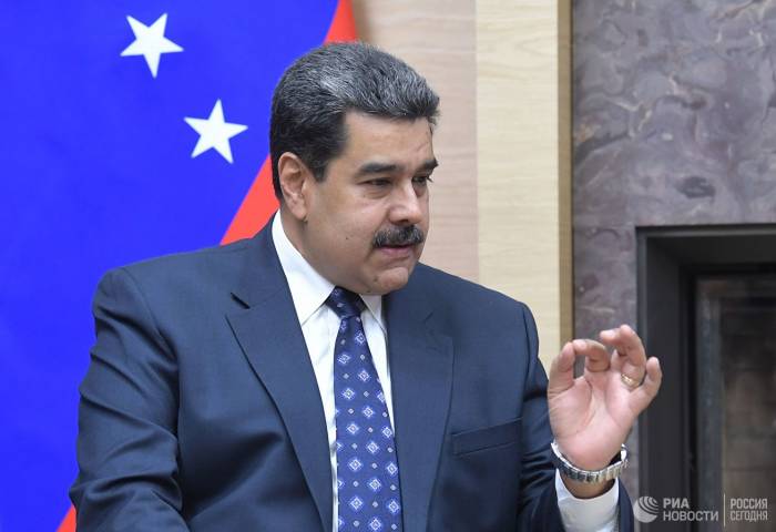 Мадуро ответил на совет Болтона уйти в отставку
