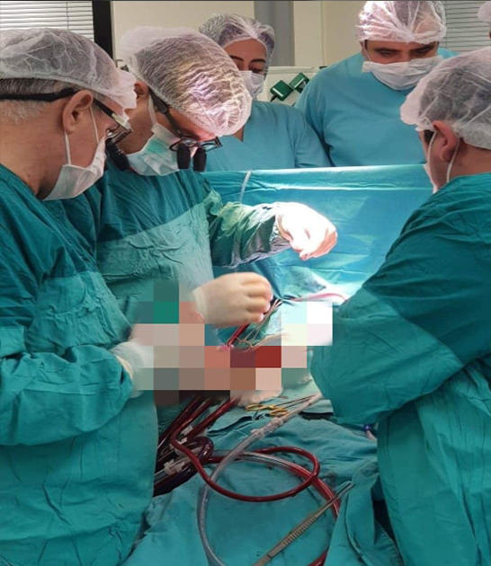 Впервые в Азербайджане пересадили искусственное сердце - ФОТО